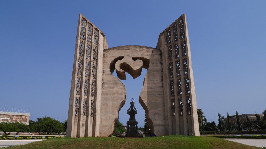Galerie lomé monument de l'indépendance